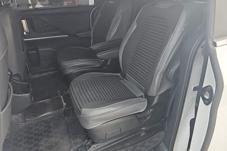 Used Hyundai Custo 2021 270TGDi Prestige LUX Left Rear Seat