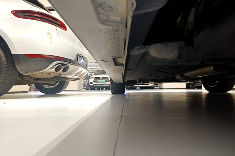 Used Hyundai Custo 2021 380TGDi Smart Luxury Premium LUX Left Side Sill