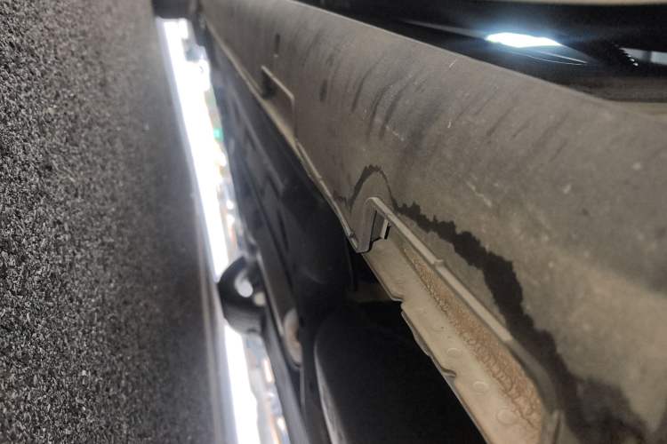 Used Hyundai Custo 2021 380TGDi Smart Love Flagship Edition TOP Premium Left Side Sill