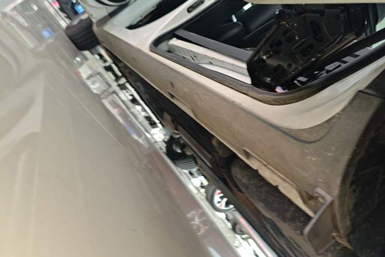Used Hyundai Custo 2021 380TGDi Smart Luxury Premium LUX Left Side Sill