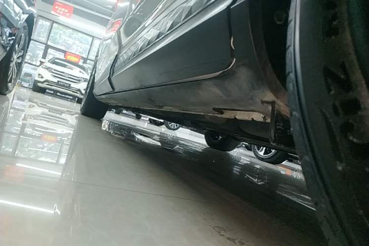 Used Hyundai Custo 2021 380TGDi Smart Love Flagship Edition TOP Premium Left Side Sill