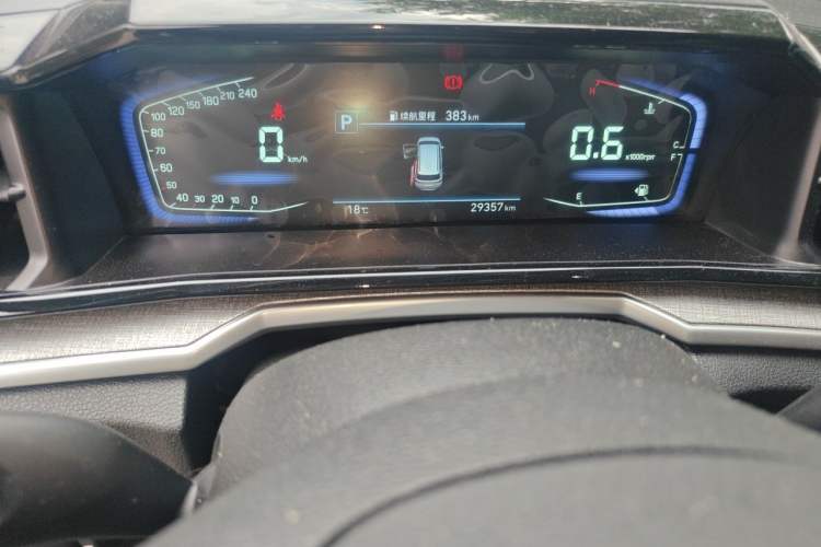 Used Hyundai Custo 2021 270TGDi Prestige LUX Odometer Close Up