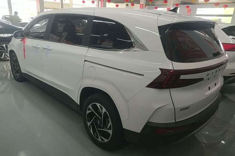 Used Hyundai Custo 2021 380TGDi Deluxe Edition DLX Rear Left 45 Deg
