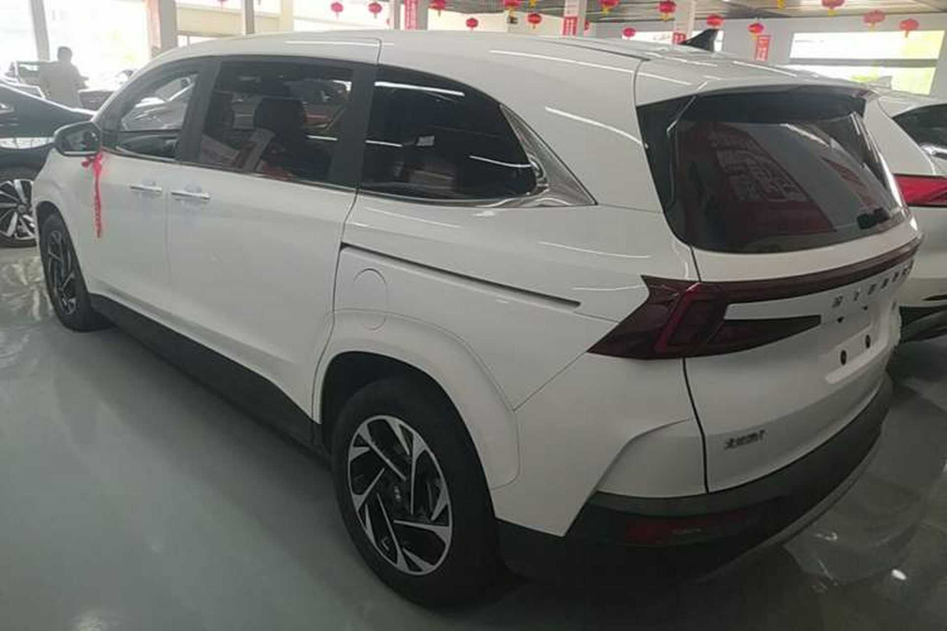 Used Hyundai Custo 2021 380TGDi Deluxe Edition DLX Rear Left 45 Deg