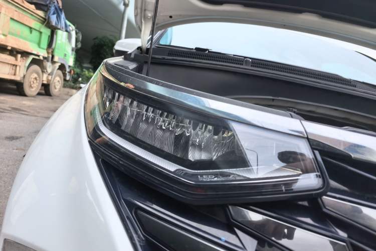 Used Hyundai Custo 2021 380TGDi Smart Love Flagship Edition TOP Premium Right Front Headlight