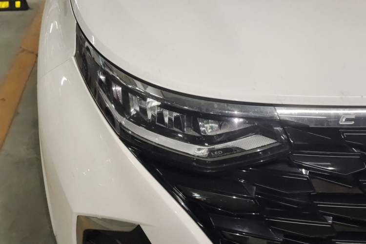 Used Hyundai Custo 2021 380TGDi Smart Luxury Premium LUX Right Front Headlight