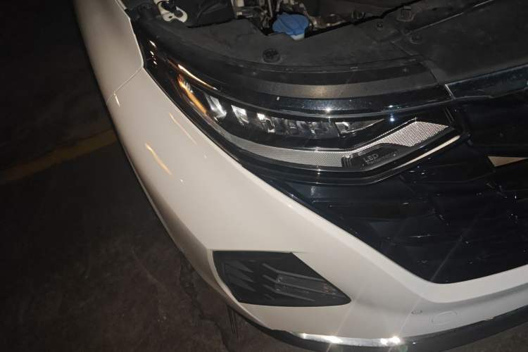 Used Hyundai Custo 2021 380TGDi Smart Luxury Premium LUX Right Front Headlight