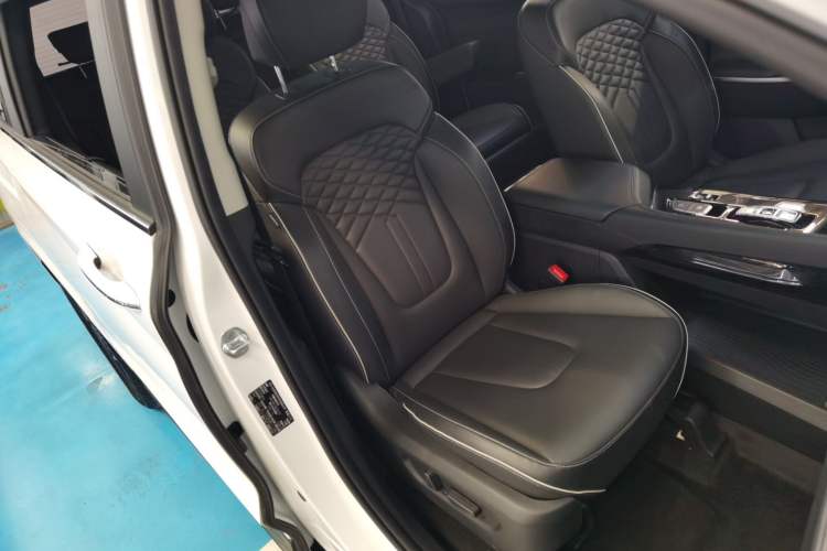 Used Hyundai Custo 2021 380TGDi Smart Love Flagship Edition TOP Premium Right Front Seat