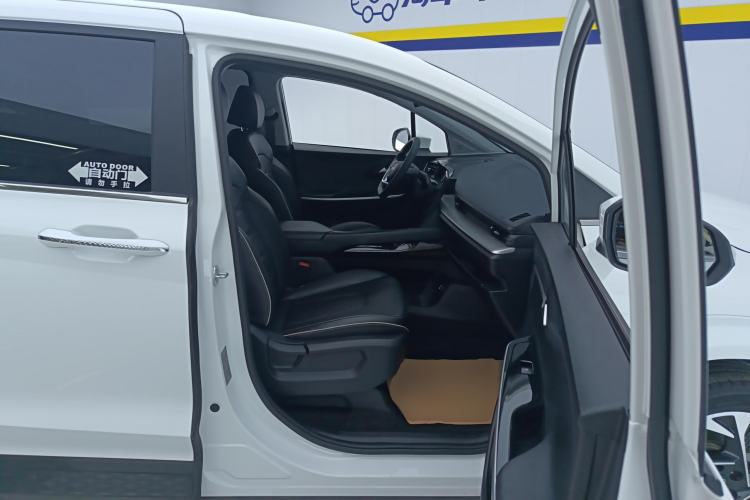 Used Hyundai Custo 2021 270TGDi Prestige LUX Right Front Seat
