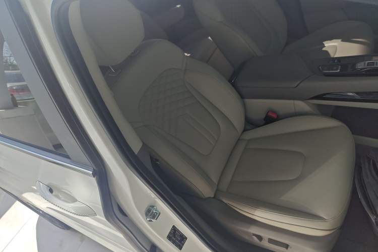 Used Hyundai Custo 2021 380TGDi Smart Luxury Premium LUX Right Front Seat