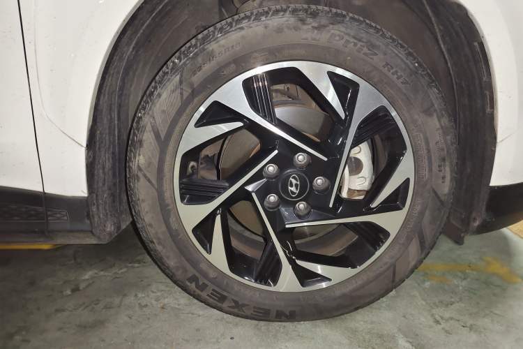 Used Hyundai Custo 2021 380TGDi Smart Luxury Premium LUX Right Front Wheel Hub
