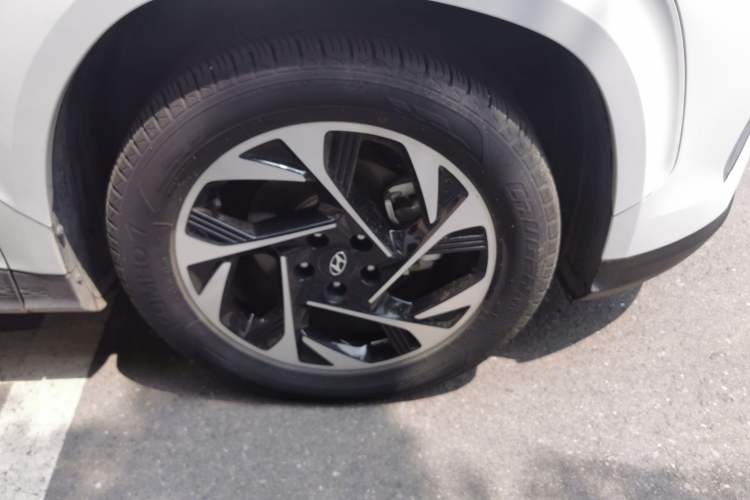 Used Hyundai Custo 2021 270TGDi Prestige LUX Right Front Wheel Hub