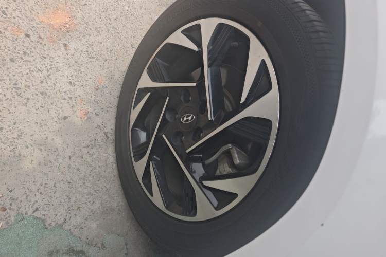 Used Hyundai Custo 2021 380TGDi Smart Luxury Premium LUX Right Front Wheel Hub