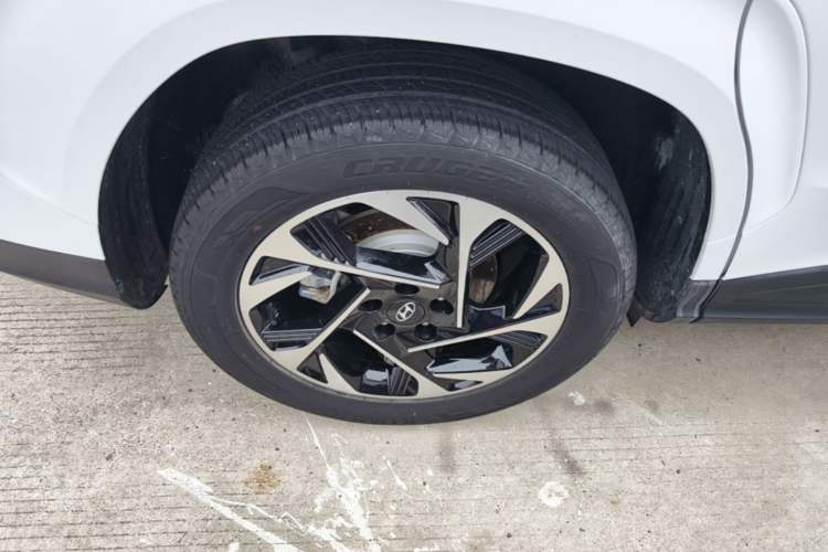 Used Hyundai Custo 2021 270TGDi Prestige LUX Right Rear Wheel Hub