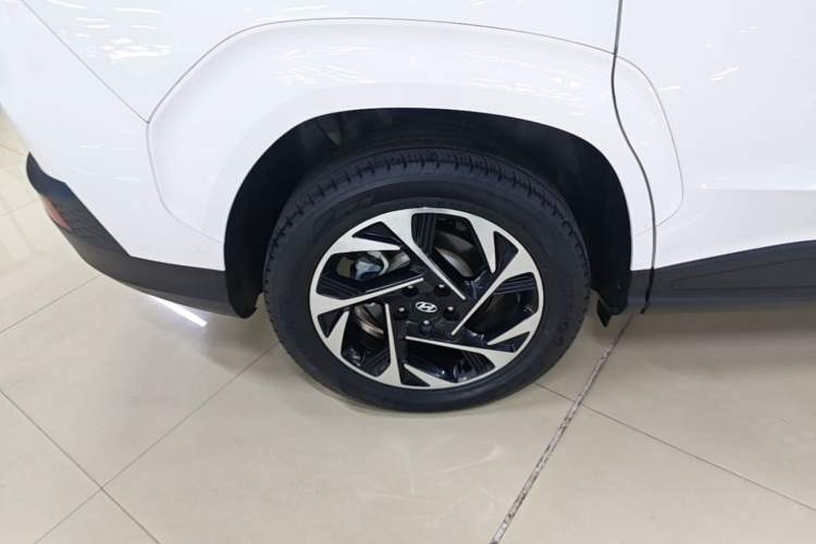 Used Hyundai Custo 2021 380TGDi Smart Luxury Premium LUX Right Rear Wheel Hub