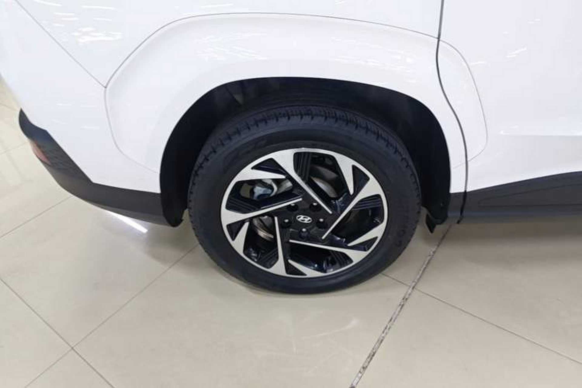 Used Hyundai Custo 2021 380TGDi Smart Luxury Premium LUX Right Rear Wheel Hub