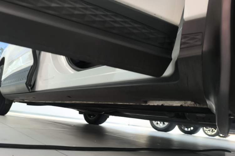Used Hyundai Custo 2021 380TGDi Smart Love Flagship Edition TOP Premium Right Side Sill