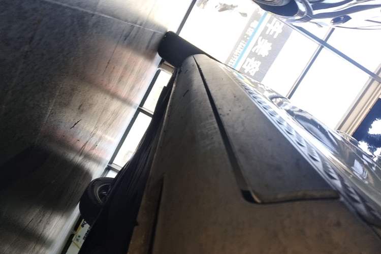 Used Hyundai Custo 2021 270TGDi Prestige LUX Right Side Sill