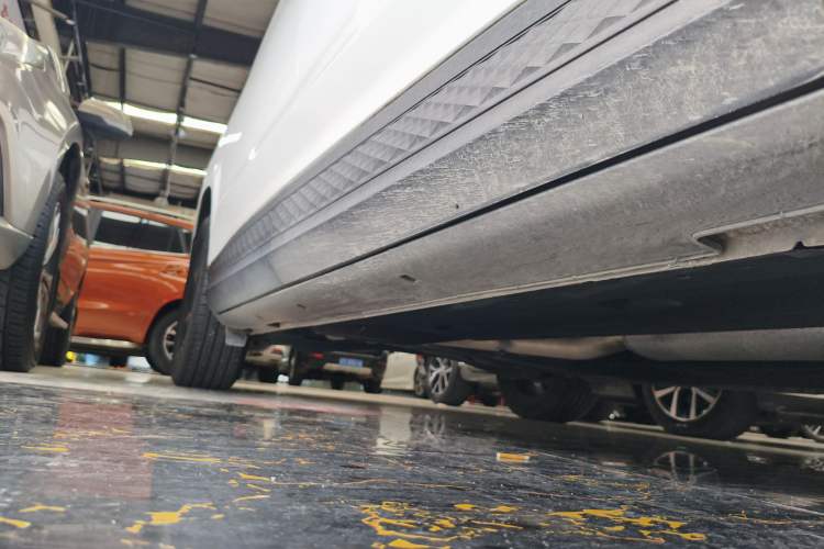 Used Hyundai Custo 2021 380TGDi Smart Love Flagship Edition TOP Premium Right Side Sill