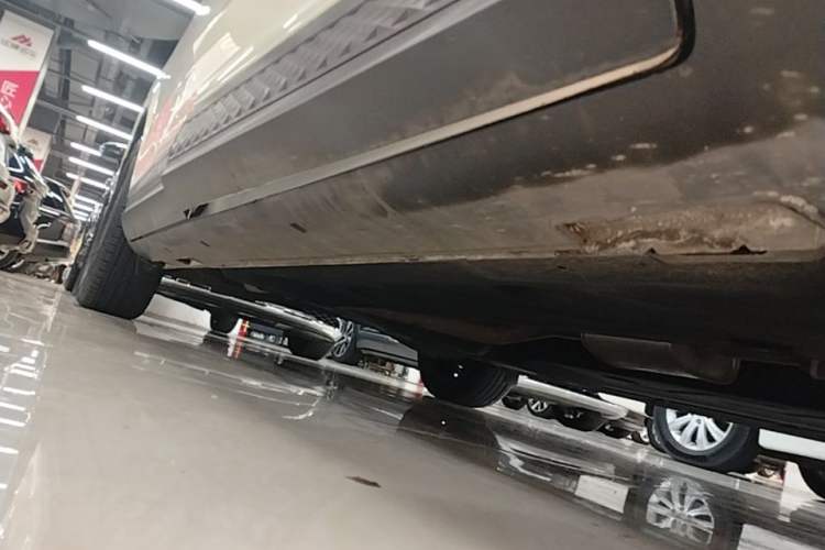 Used Hyundai Custo 2021 270TGDi Prestige LUX Right Side Sill