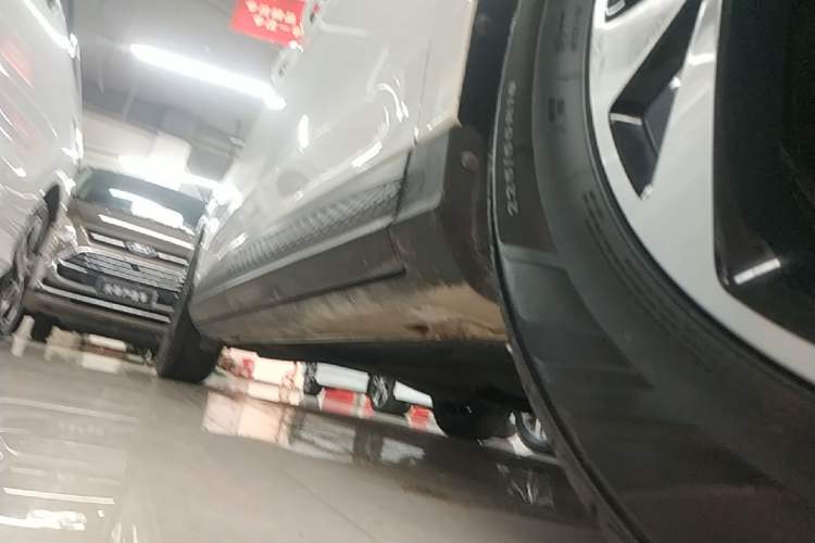 Used Hyundai Custo 2021 380TGDi Smart Love Flagship Edition TOP Premium Right Side Sill