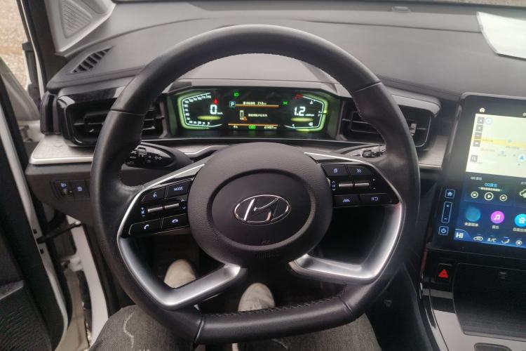 Used Hyundai Custo 2021 270TGDi Prestige LUX Steering Wheel