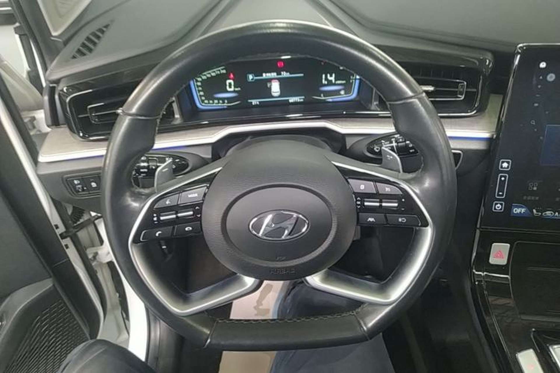 Used Hyundai Custo 2021 380TGDi Deluxe Edition DLX Steering Wheel