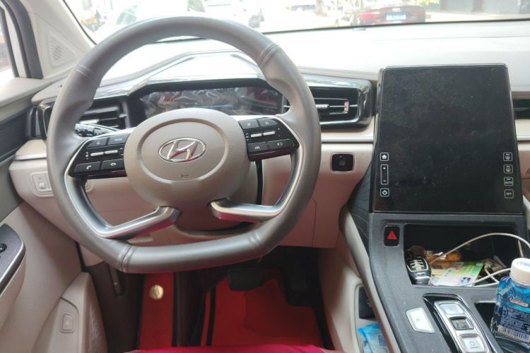 Used Hyundai Custo 2021 270TGDi Prestige LUX Steering Wheel