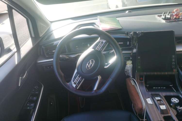 Used Hyundai Custo 2021 270TGDi Prestige LUX Steering Wheel