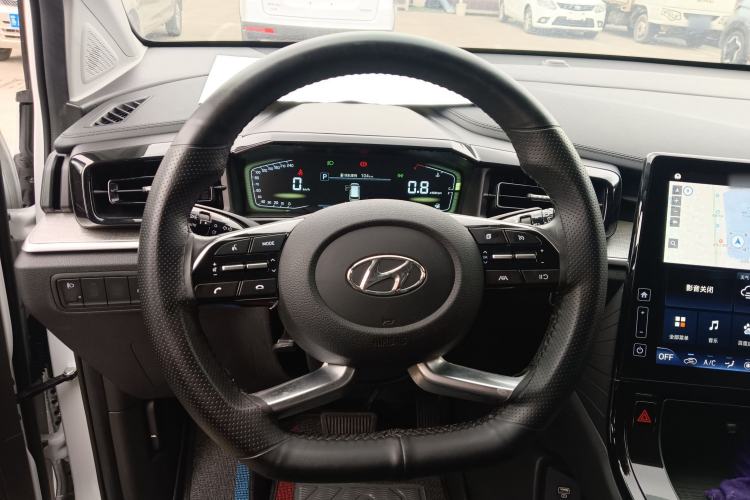 Used Hyundai Custo 2021 270TGDi Prestige LUX Steering Wheel