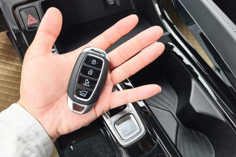 Used Hyundai Custo 2021 270TGDi Prestige LUX Vehicle Key