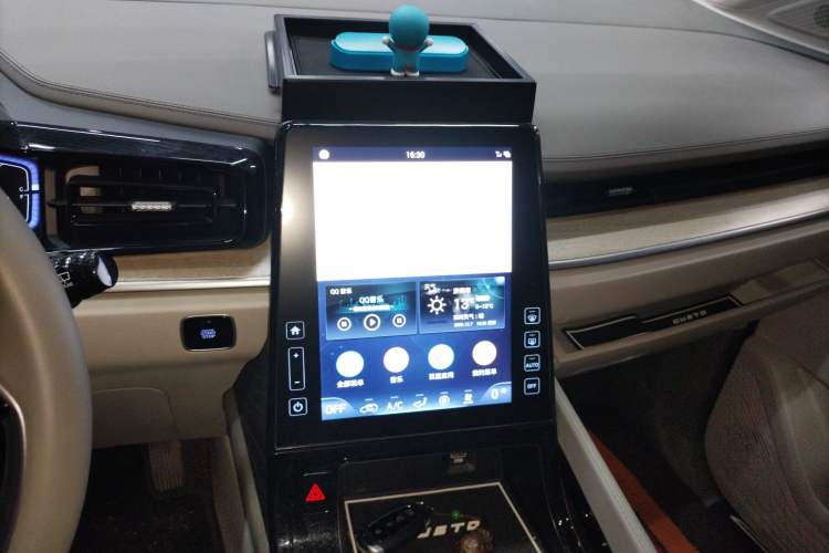Used Hyundai Custo 2022 270TGDi Smart Luxury Flagship Edition TOP Audio And AC Panel