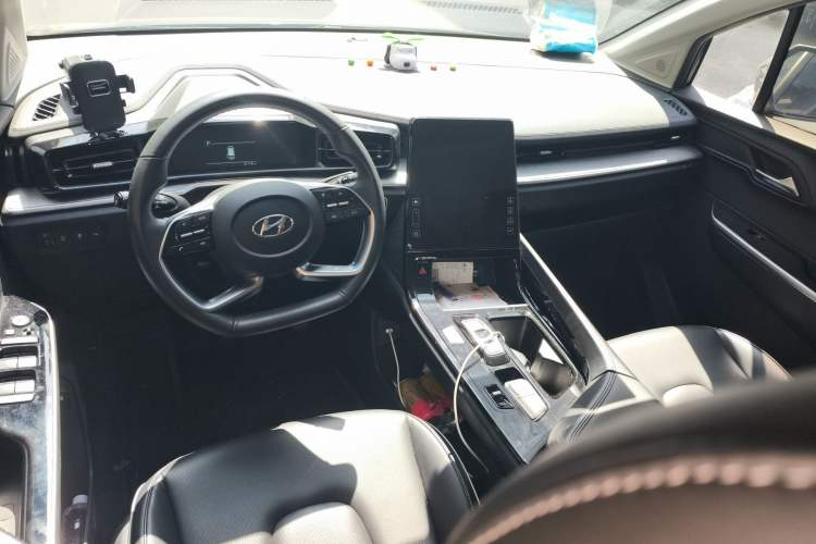 Used Hyundai Custo 2022 270TGDi Smart Luxury Flagship Edition TOP Center Console