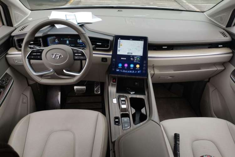 Used Hyundai Custo 2022 270TGDi Smart Luxury Flagship Edition TOP Center Console