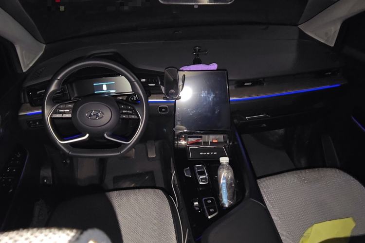 Used Hyundai Custo 2022 270TGDi Smart Luxury Flagship Edition TOP Center Console