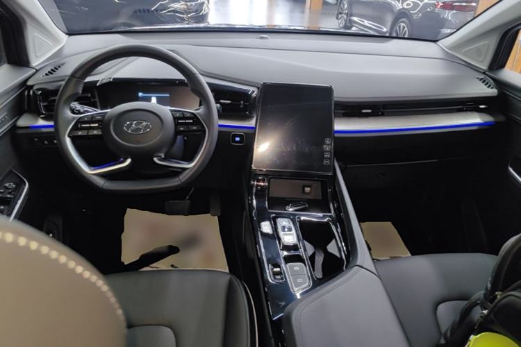 Used Hyundai Custo 2022 270TGDi Smart Luxury Flagship Edition TOP Center Console