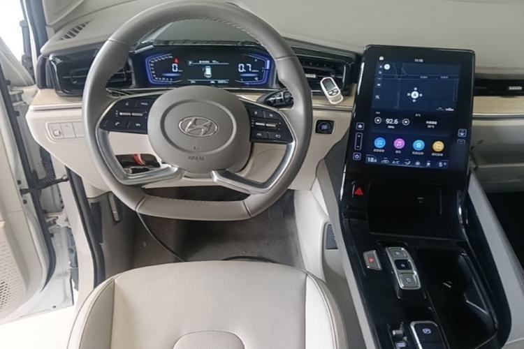 Used Hyundai Custo 2022 270TGDi Smart Luxury Flagship Edition TOP Center Console
