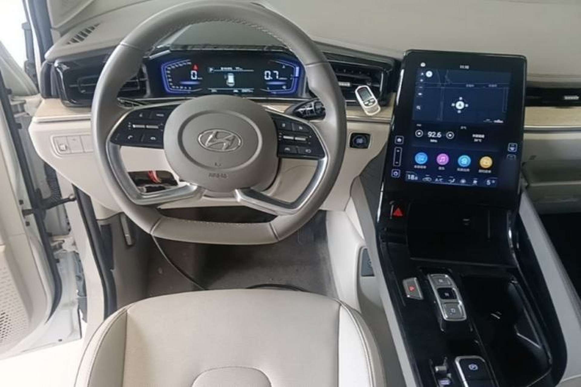 Used Hyundai Custo 2022 270TGDi Smart Luxury Flagship Edition TOP Center Console