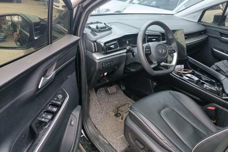 Used Hyundai Custo 2024 270TGDi LUX Prestige Edition Driver Seat