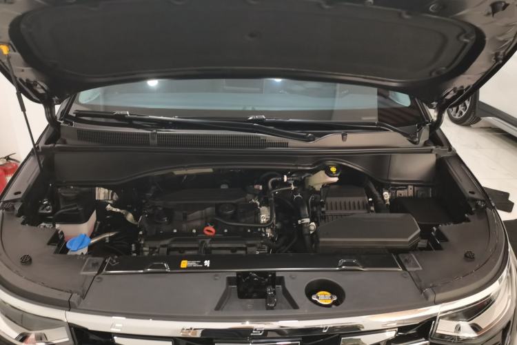 Used Hyundai Custo 2024 270TGDi LUX Prestige Edition Engine Bay