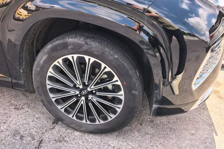 Used Hyundai Custo 2024 270TGDi LUX Prestige Edition Exterior 1