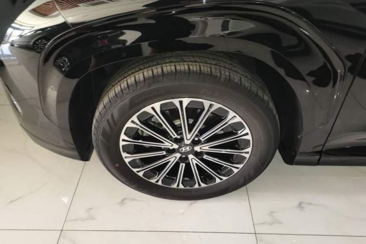 Used Hyundai Custo 2024 270TGDi LUX Prestige Edition Exterior 7