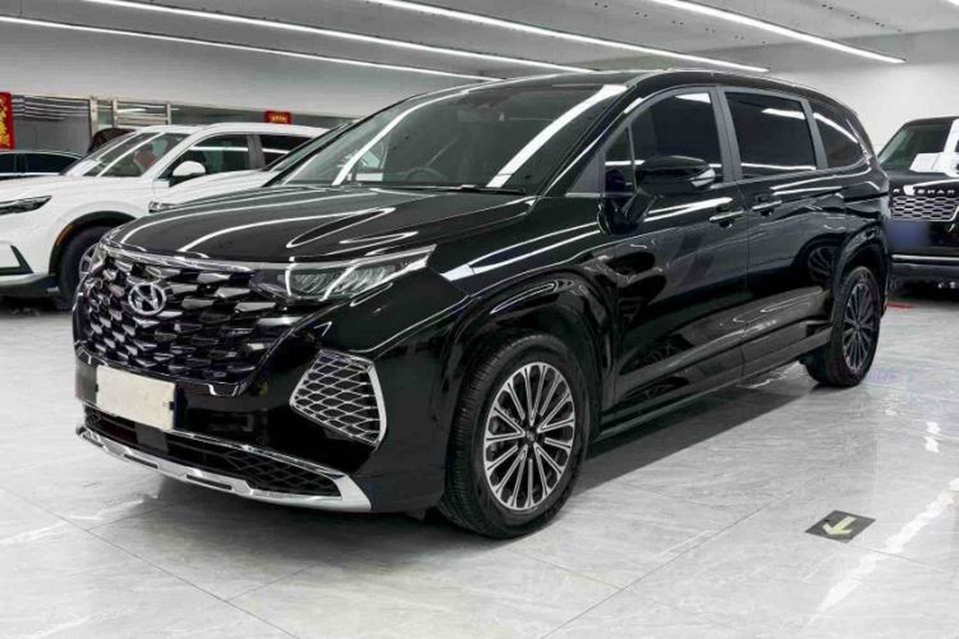 Used Hyundai Custo 2024 270TGDi LUX Prestige Edition Front Left 45 Deg