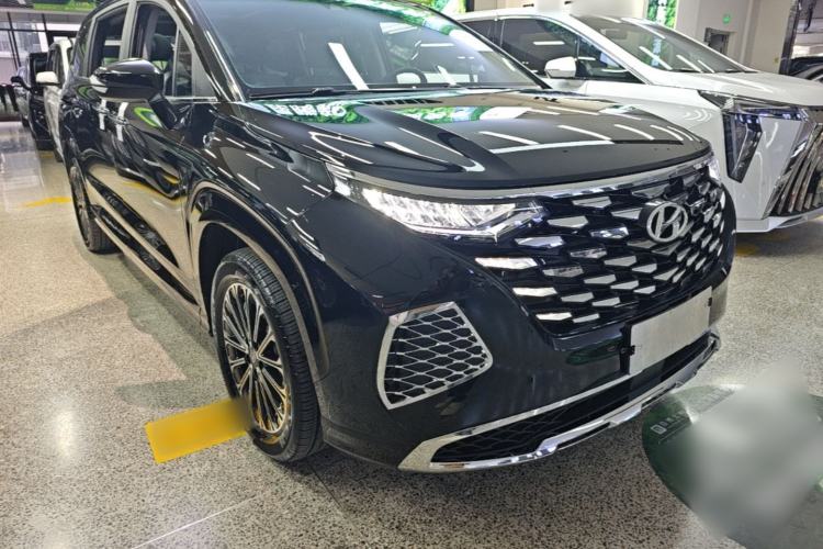 Used Hyundai Custo 2024 270TGDi LUX Prestige Edition Front Right 45 Deg