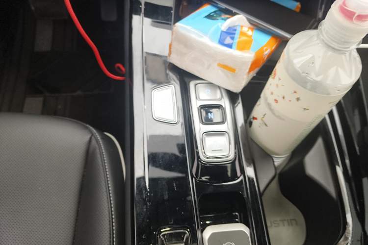 Used Hyundai Custo 2024 270TGDi LUX Prestige Edition Gear Lever