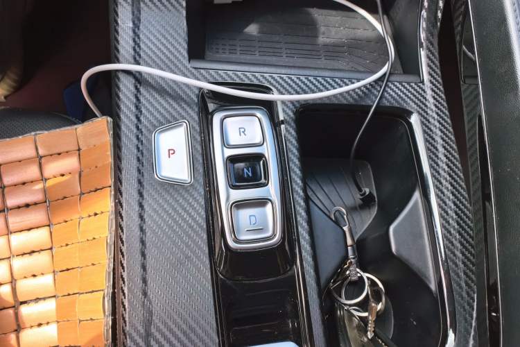 Used Hyundai Custo 2024 270TGDi LUX Prestige Edition Gear Lever
