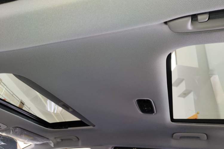 Used Hyundai Custo 2024 270TGDi LUX Prestige Edition Headliner