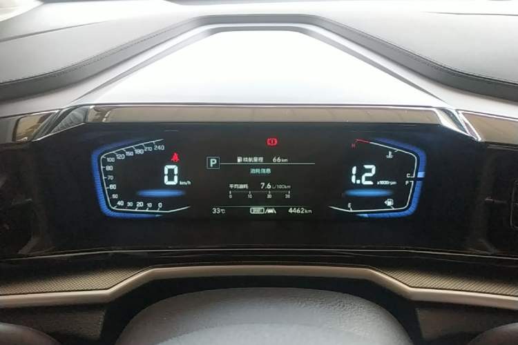 Used Hyundai Custo 2024 270TGDi LUX Prestige Edition Instrument Cluster