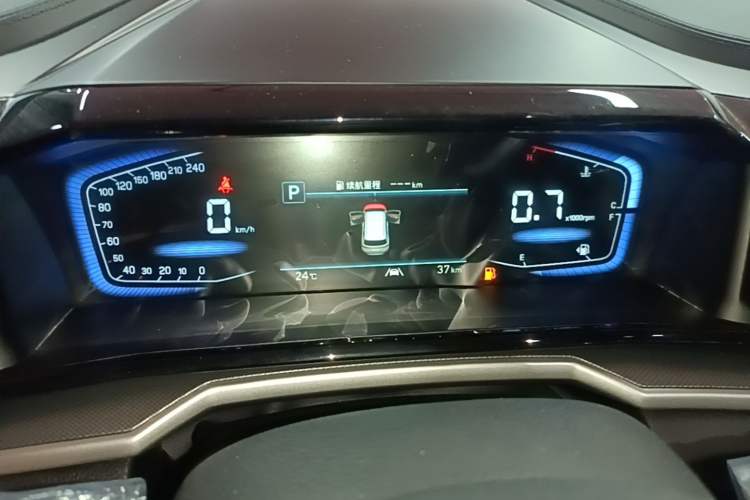 Used Hyundai Custo 2024 270TGDi LUX Prestige Edition Instrument Cluster