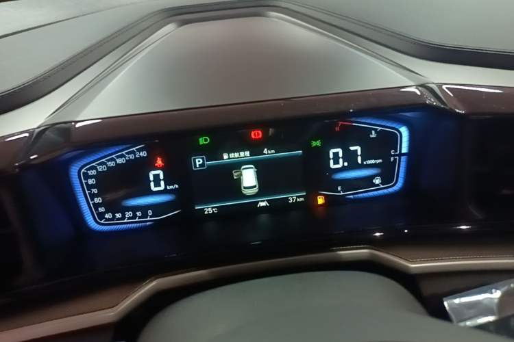 Used Hyundai Custo 2024 270TGDi LUX Prestige Edition Instrument Cluster